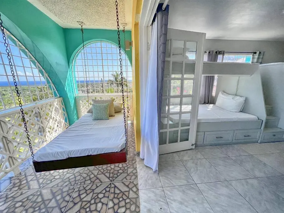Villa Isabella Discovery Bay 0*,