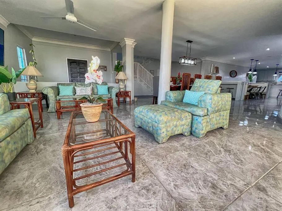 Villa Isabella Discovery Bay